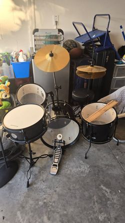 Kid’s Drum Set (Not A Toy)