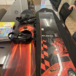 Snowboard Combo Complete With Bag 