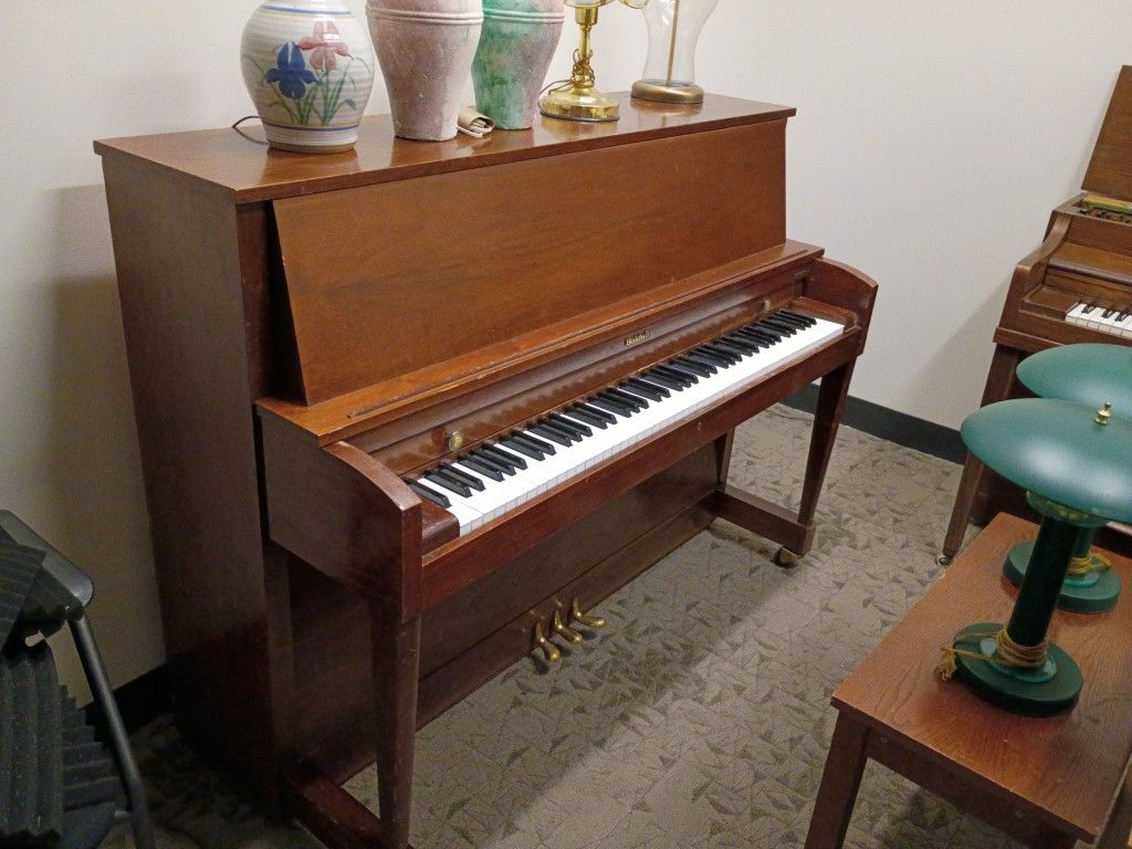 Baldwin Studio Piano With Bench