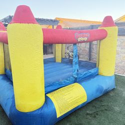 Bounce House / Brinca Brinca Chico 