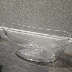 Ice Buckets for parties, Party Cooler,  with 2 Scoops (5.5L). Small crack on left handle. 
