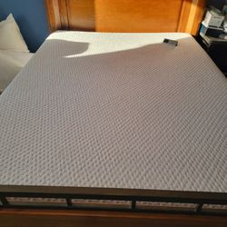 Queen-Size Sleep Number Mattress W/Remote
