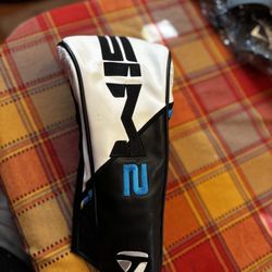 NEW TaylorMade Golf 2021 Sim2 Driver Head Cover - Black/White/Blue HC257
