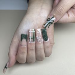 @thenaillab.bylessly