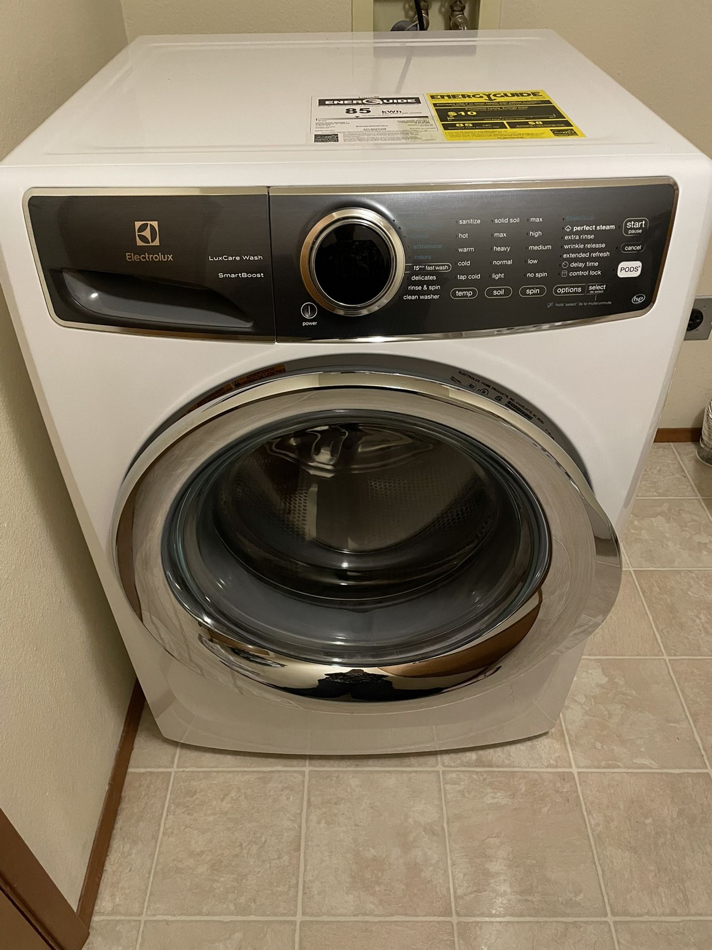 Electrolux Washer and GE Gas Dryer for Sale in Burlington, WA OfferUp