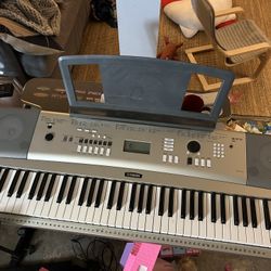 Yamaha YPG-235 Keyboard w/Stand