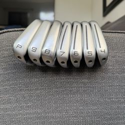 Taylormade p770 Golf Clubs PW - 4 