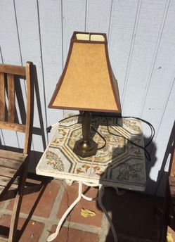 Really nice lamp and patio set