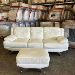 FREE DELIVERY 🚚. SECTIONAL WHITE LEATHER SOFÍA VERGARA GOOD CONDITION 