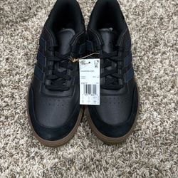 ADIDAS  COURTBLOCK  9 1/2 