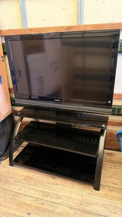 Free Tv And Tv Stand