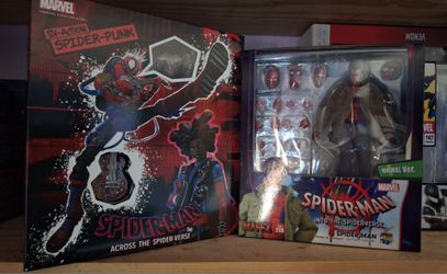 Mafex/Sentinal Spider-Verse