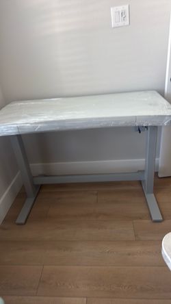 Tresanti Adjustable Sit to Stand Desk