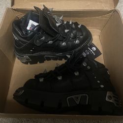 New rock spikey boots