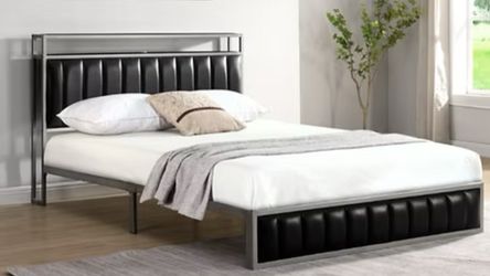 Stylish black and Silver Queen platform bed!