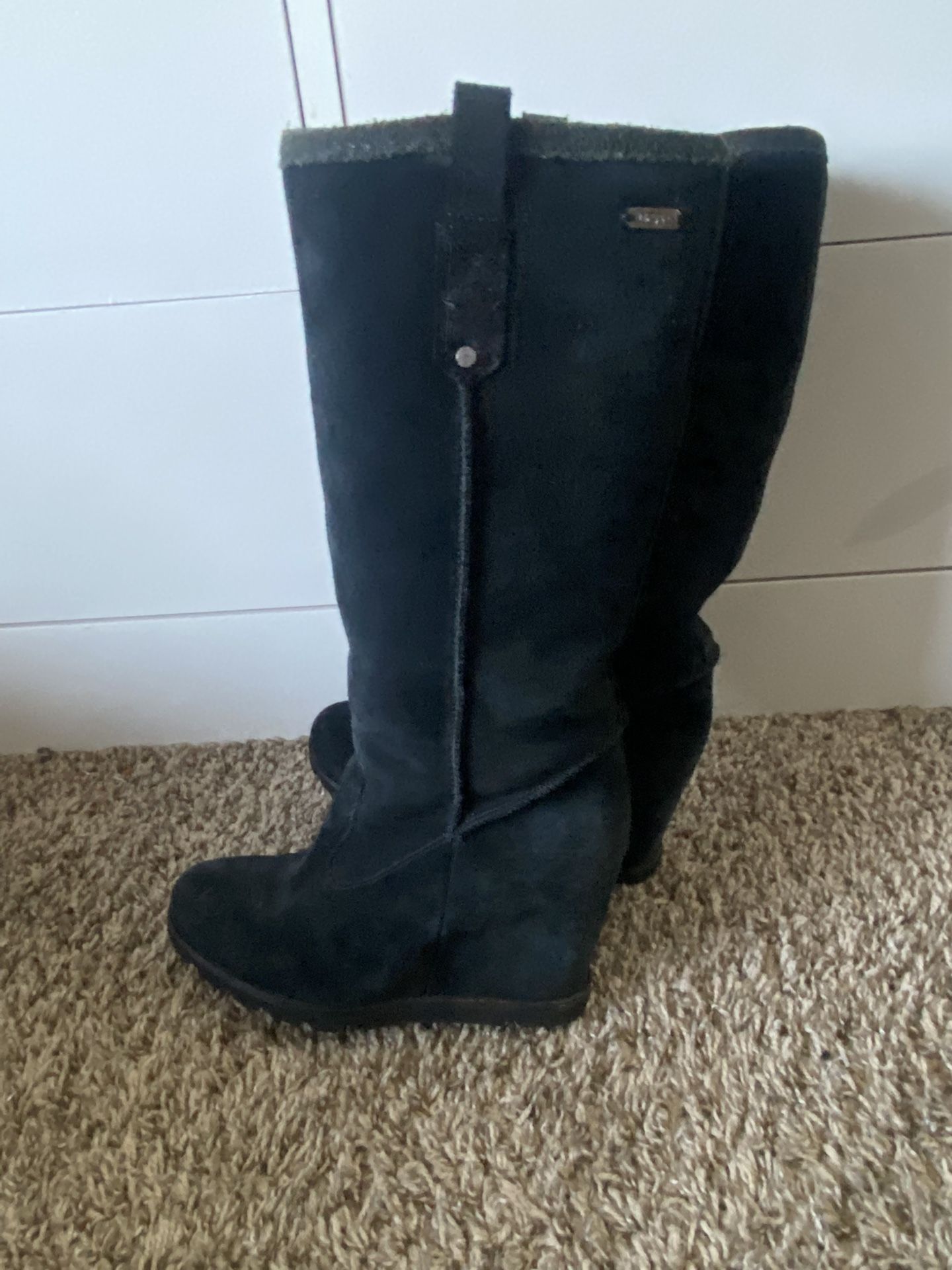 Ugg Women’s Boots Size 6