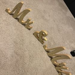 Mr & Mrs Sign