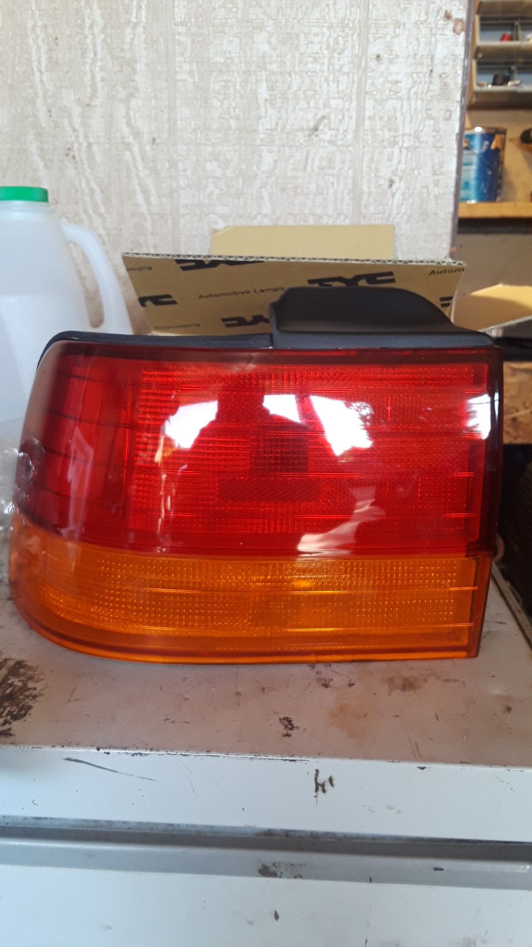 Tail light