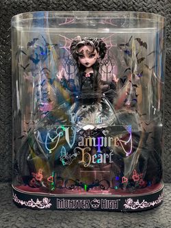Monster High Vampire Heart Draculaura