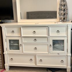 Dresser With Mirror And nightstand 75.00