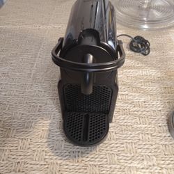 Nespresso Inissia Espresso Machine by De'Longhi,24 oz, Black