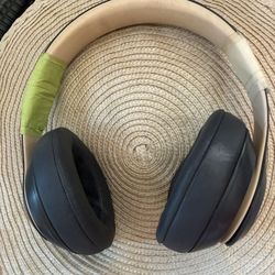 Beats Studio3 Wireless Over-Ear Noise Cancelling Headphones - Shadow Gray