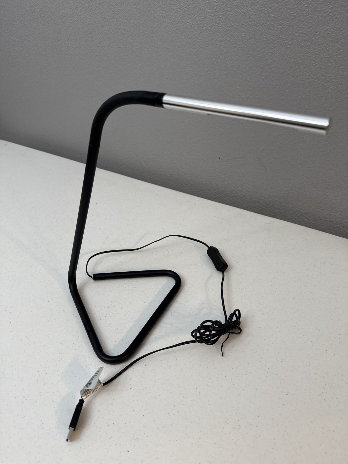 Minimalist USB LED Desk Lamp β Sleek Modern Design, Working Condition