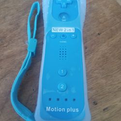 BLUE BUILT-IN MOTION PLUS 2 IN 1 CONTROLLER WII
