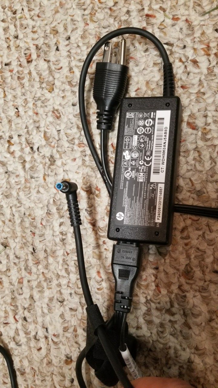 HP laptop power supply/ power adapter