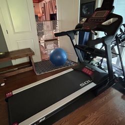 SOLE F80 SZ210 Folding Treadmill