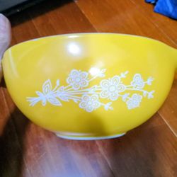 Vintage Pyrex Mixing Bowl