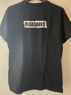 Pleasures Size M 