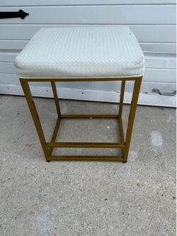 Beautiful gold & leather stool 18x15x24