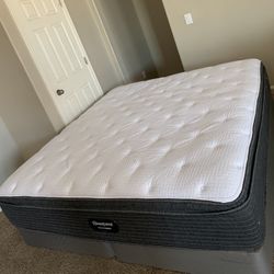 KING MATTRESS BEAUTYREST PRESSURESMART AND FREE BOX SPRINGS 