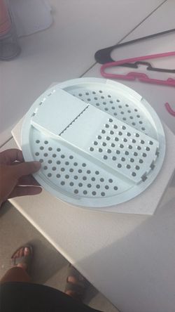 Tupperware cheese shredder set