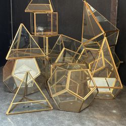 Terrariums Gold and Glass. 