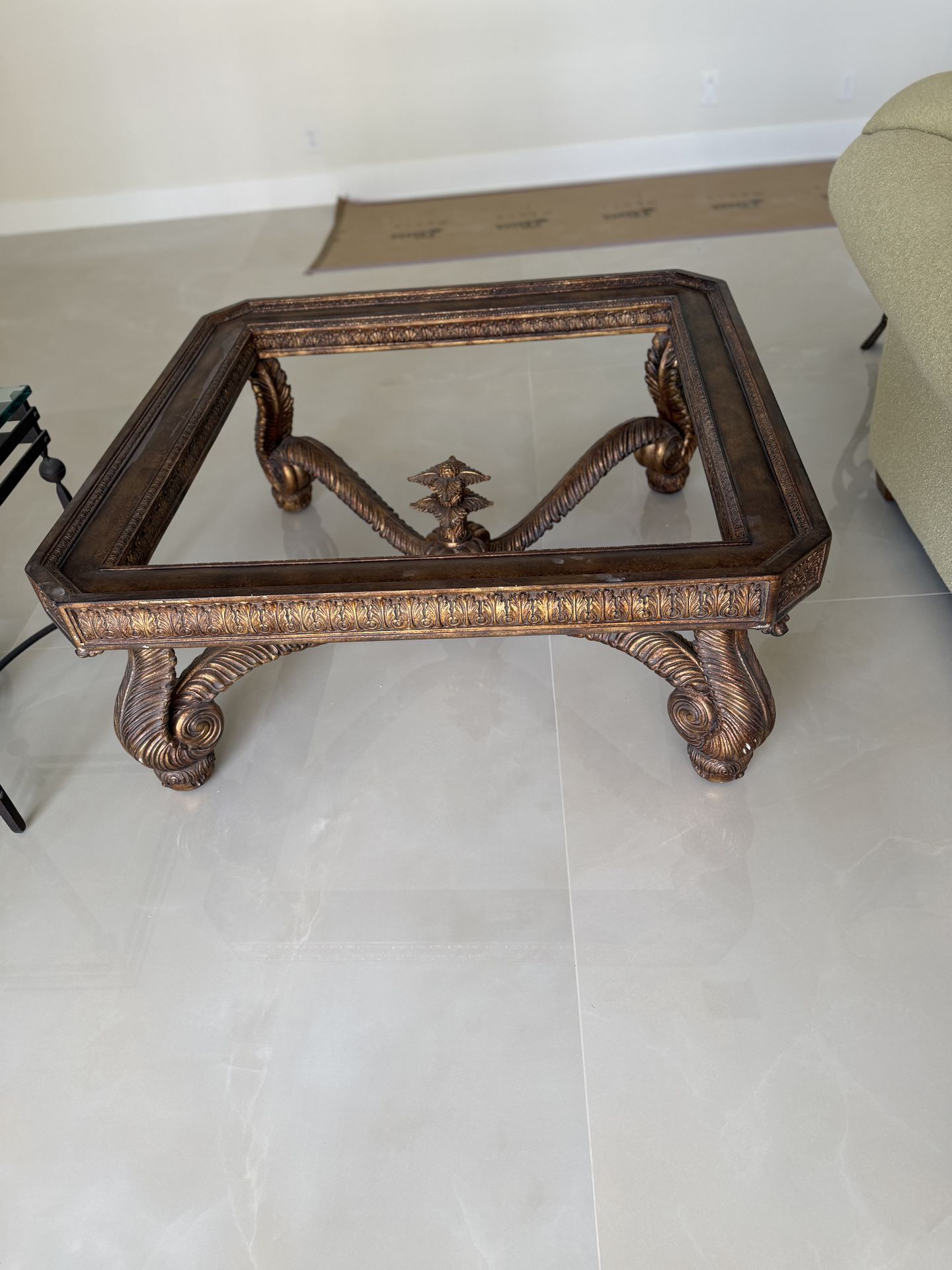 Formal cocktail/coffee table