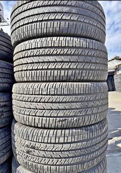245/55r18 Goodyear tires con 80% de vida las 4