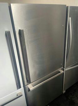 Hisense Stainless Steel Bottom Freezer Fridge LED Lighting