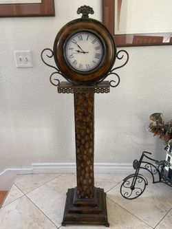 Standup Decor Metal Clock