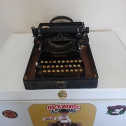 250 O.b.o 'Corona 3 Antique Portable Typewriter 1917' 