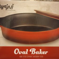 Oval Baker w/ Lid