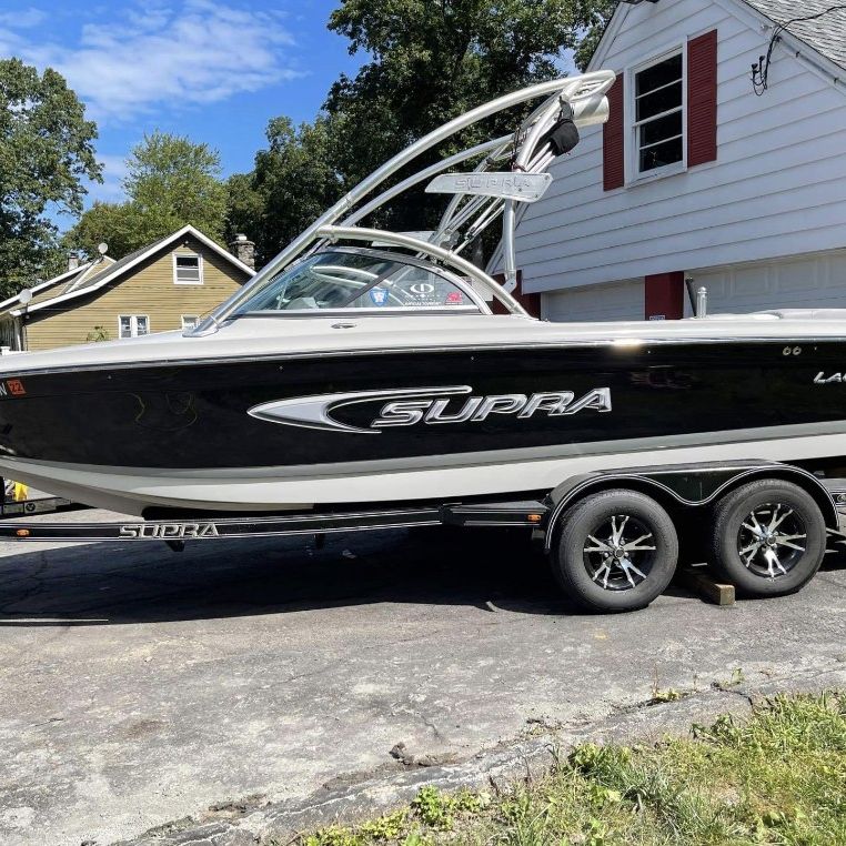 Sale!! 2005 Supra Ski Boat $25,500