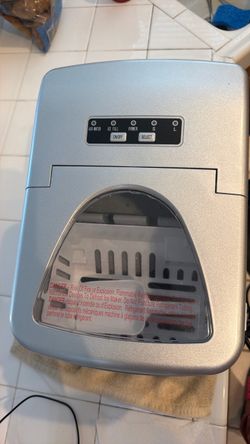 Frigidaire 26lb Countertop Ice Maker