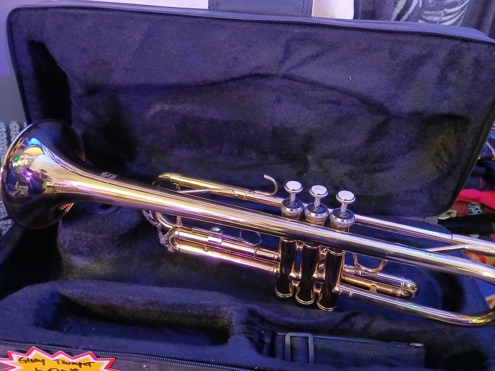 Glory Student Trumpet With Case 