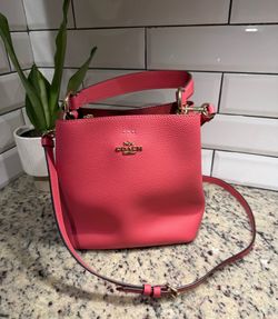 COACH Small Town Bucket Bag Coral Pink Pebble Leather Crossbody 1011