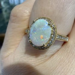 14K Yellow Gold Australian Opal And Diamonds Ring 