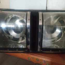 Dual 12" Subwoofers, Box, 580 Watt Dual Amp