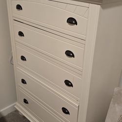 Elements International Brook White 5-Drawer Chest BP700CHW