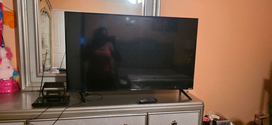 43 inch Westinghouse roku smart tv